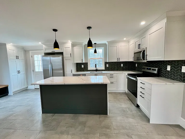 188 Sumner Ave — Photo 2