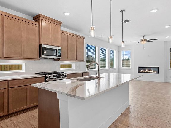 4th image of 1214 Shaded Rock Dr