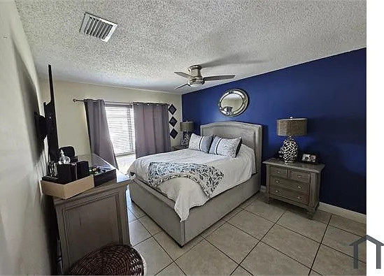 5 bed, 1733 sqft, $5,491 — Photo 2