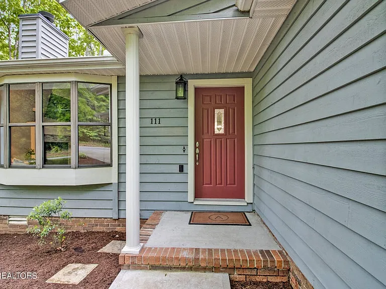 111 Devon Rd — Photo 6