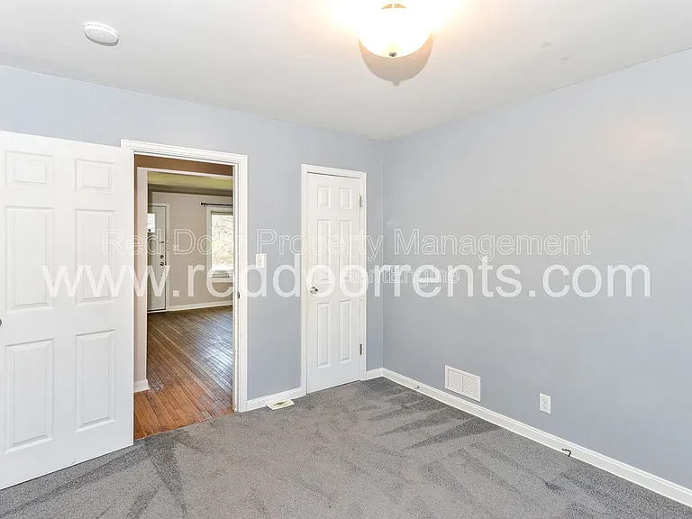 4930 N Illinois St — Photo 15