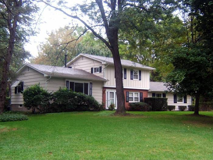 11 Springbrook Lane