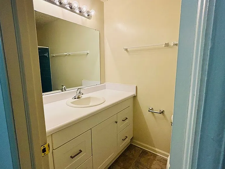 1813 Garden Ln — Photo 19