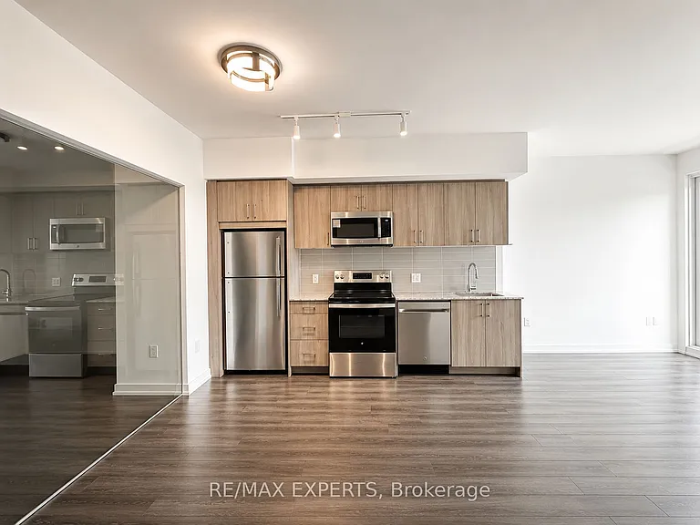 4010 Eglinton Ave W #427 — Photo 11