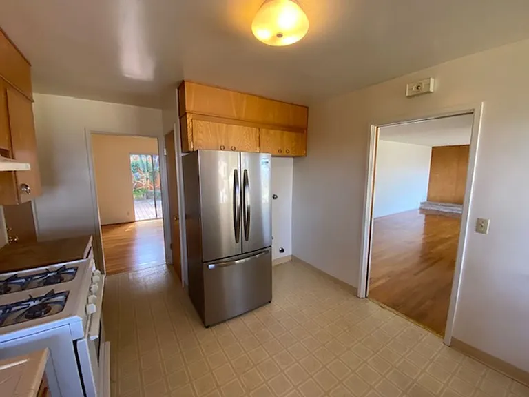 1051 Shell Ave — Photo 7
