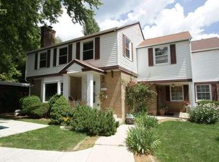 5000 N Lake Dr, Whitefish Bay, WI 53217