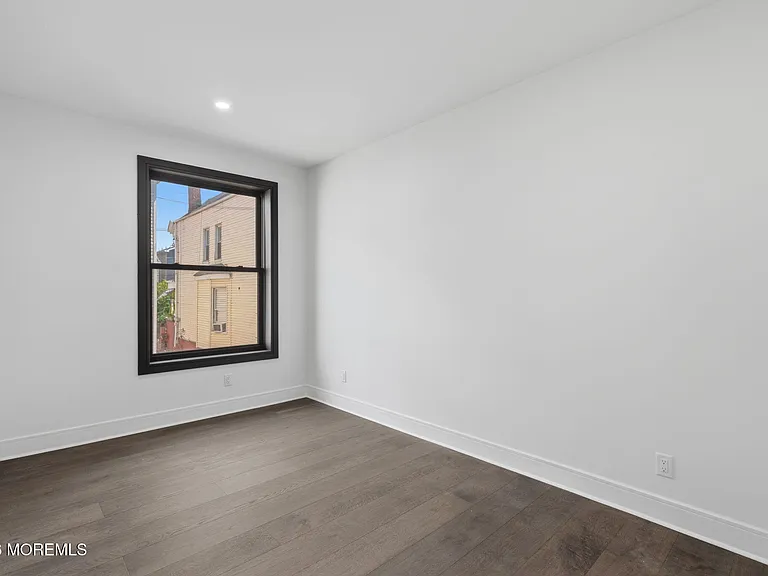 9 Minerva St #1 — Photo 12