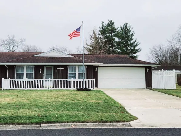 909 Canterbury Dr, Wapakoneta, OH 45895