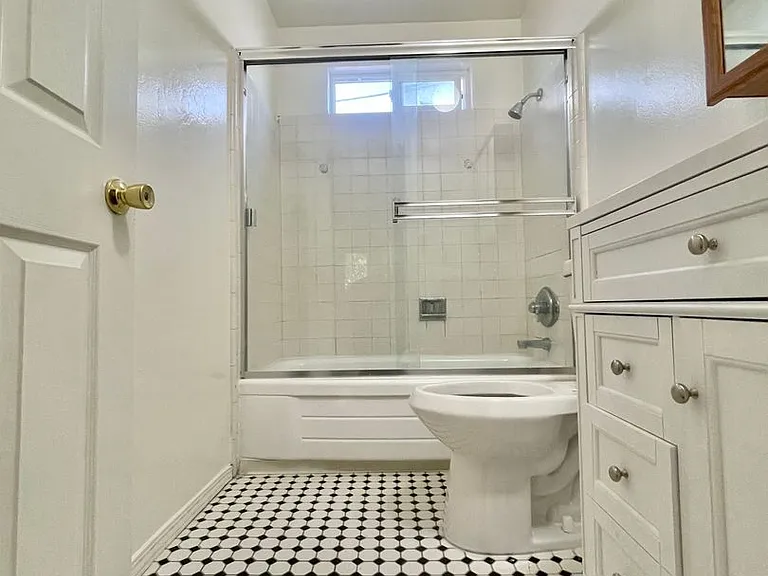 632 E Olive Ave — Photo 5