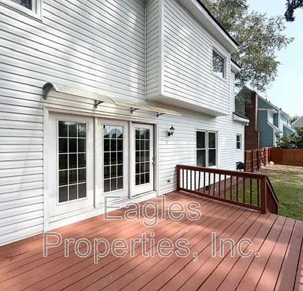 242 N Marion Dr — Photo 26