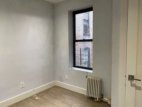 5th image of 311 E 109th St APT 3E