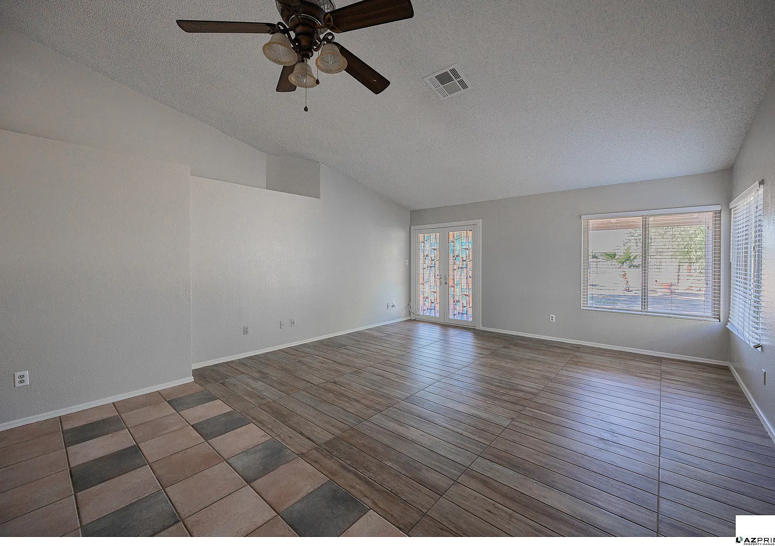 Fall In Love With This Inviting 3/2 Chandler Home, Where Comfort And Style Come Together! — Photo 4