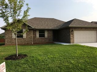 774 E Ozark Jubilee Dr, Nixa, MO 65714