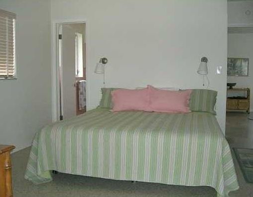 5th image of 275 Capri Ave