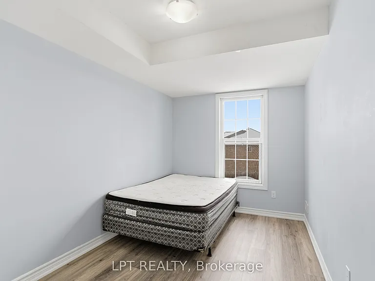 244 Penetanguishene Rd #4 — Photo 23