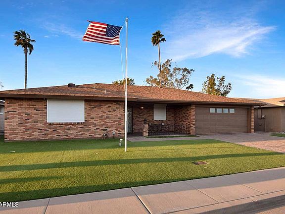 3rd image of 4729 E DOLPHIN Avenue
