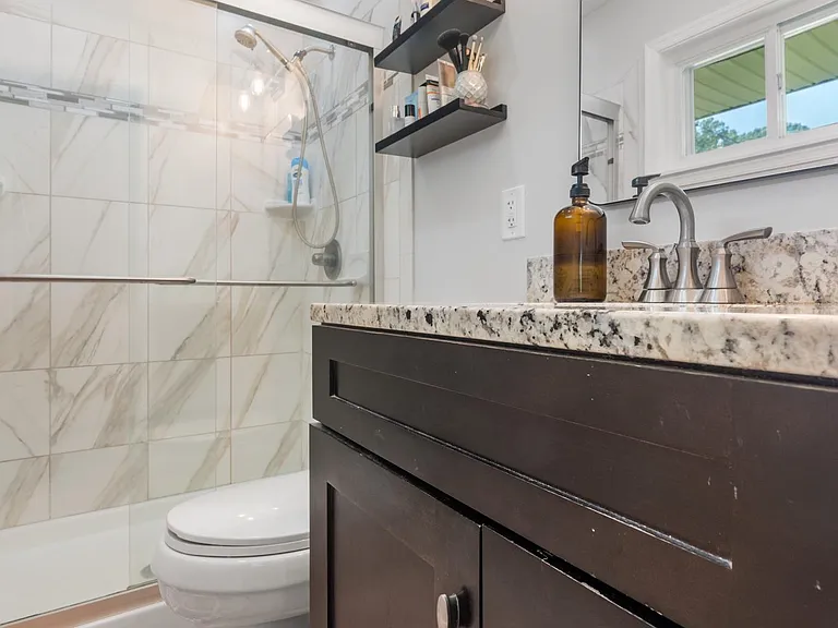 504 Kirkwood Ln — Photo 26
