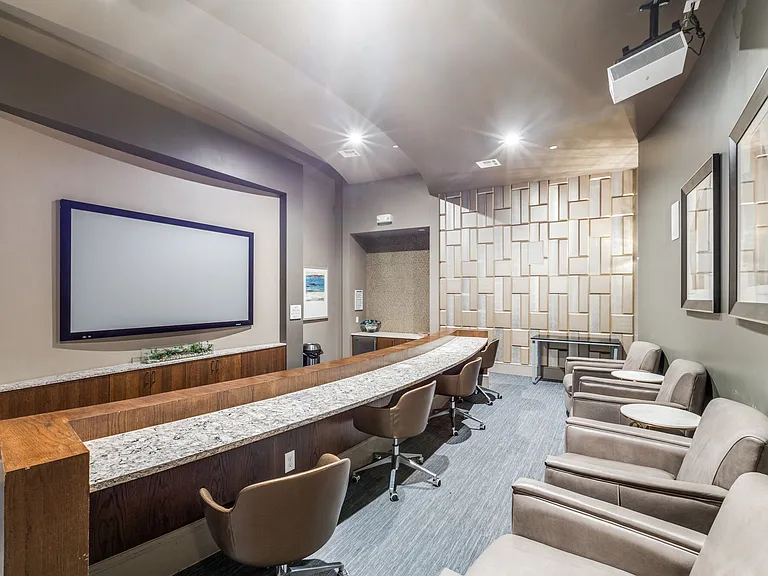 Alexan 5151 — Photo 14