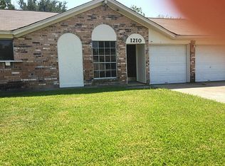 1210 Bournemouth Dr, Pasadena, TX 77504