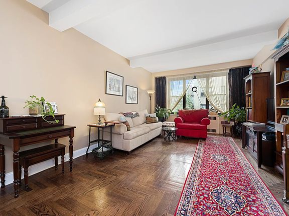 2nd image of 77 Park Ter APT D35