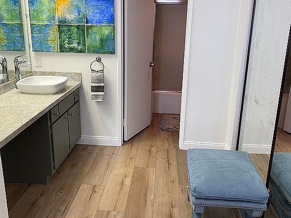 Master bedroom bathroom