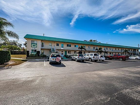 3rd image of 2001 Greenbriar Blvd APT 6