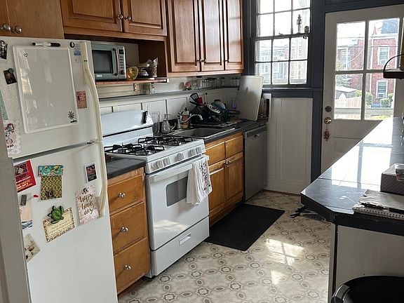 5th image of 2315 Rosewood Ave