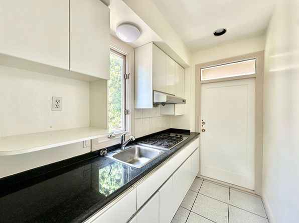 6 bedroom rental in Vancouver — photo 10