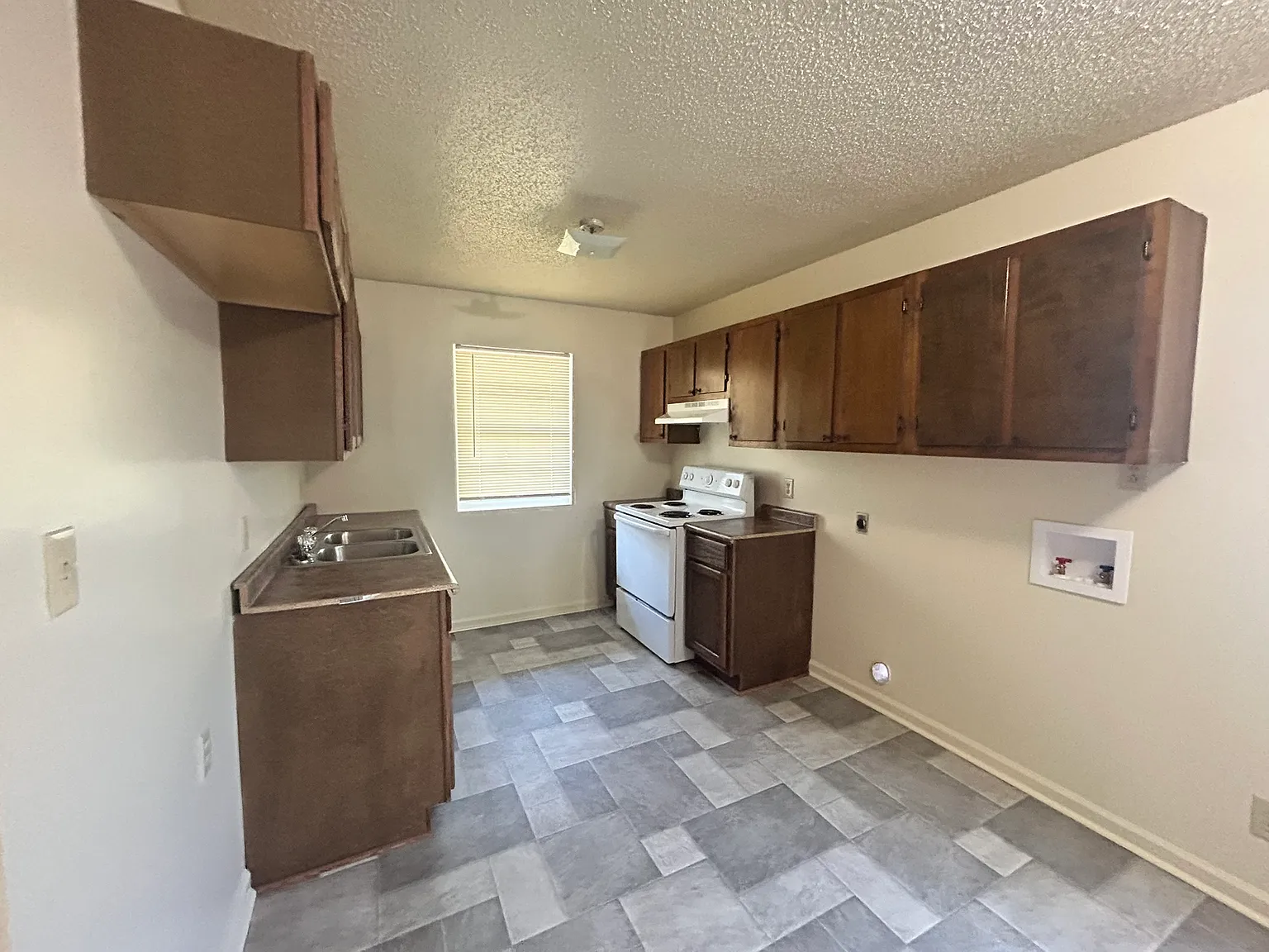 2710 South Taft Street - 1 — Photo 3