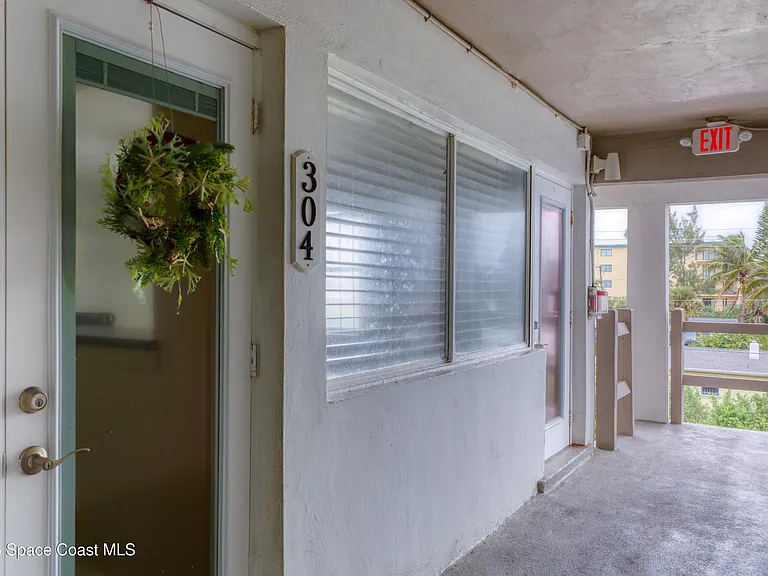 1273 Jimmy Buffett Memorial Hwy #304 — Photo 4