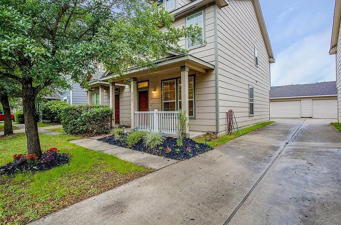 Building Photo - 16818 Mammoth Springs Dr