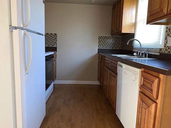 4th image of 1666 Foxhaven Dr APT 3