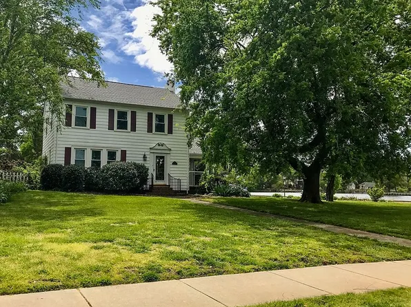 725 Mayflower Rd, Norfolk, VA 23508