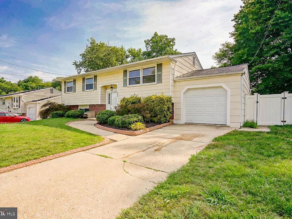 1st image of 527 Hobart Dr