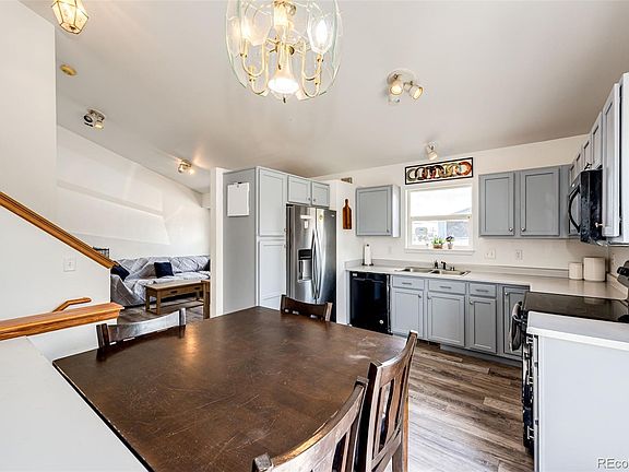 4th image of 375 E Logan Street