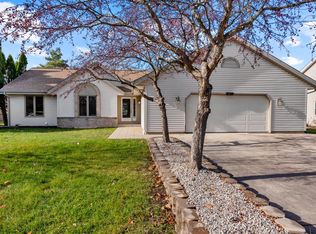 8173 S 35th St, Franklin, WI 53132