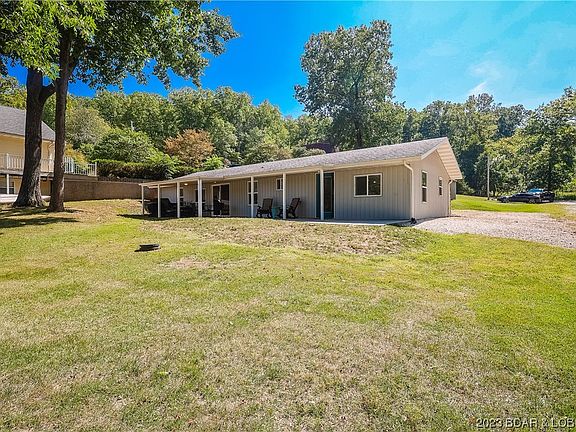 5th image of 875 Hyde Park Dr