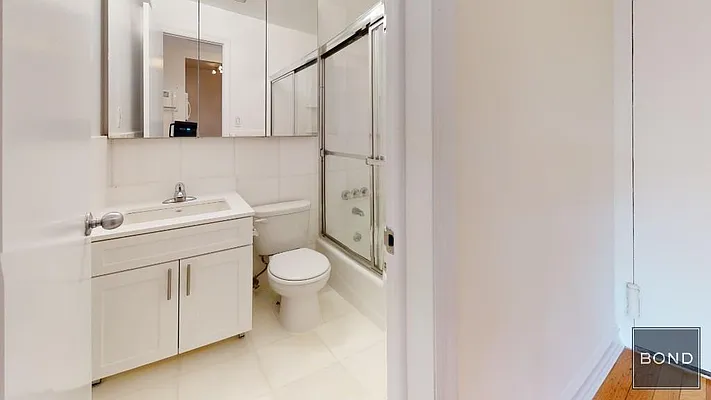 Rented by Bond New York | media 29