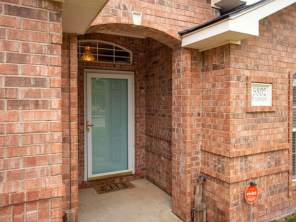 4th image of 5802 S Fannin St