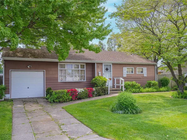 58 Perry Street, Brentwood, NY 11717