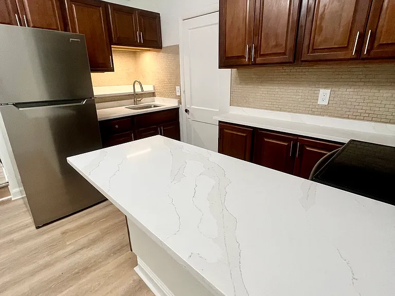 400 Newton St #6 — Photo 7