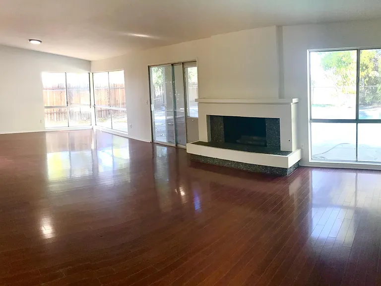 22819 Gershwin Dr — Photo 5