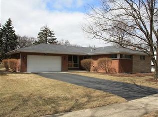 190 S Linden Ave, Elmhurst, IL
