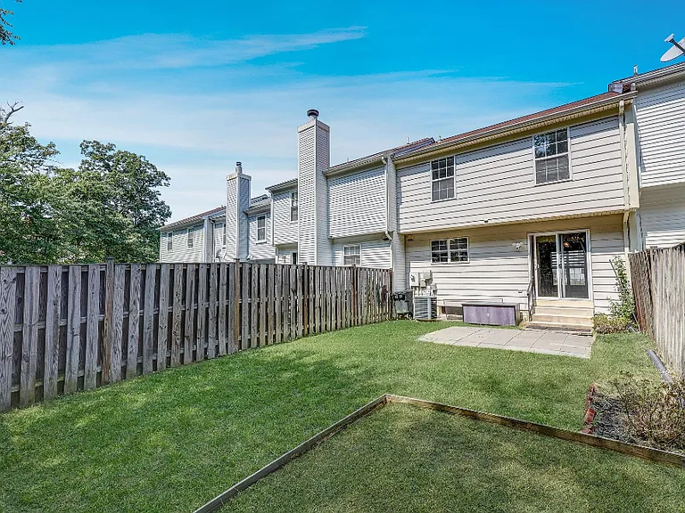 3163 Harvard St — Photo 26