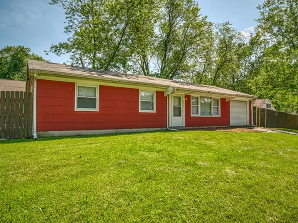 330 Lahonda Dr, Valparaiso, IN 46385