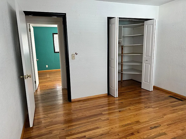 1135 NE D St — Photo 5