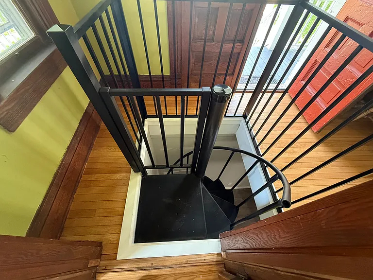 204 Market St #A — Photo 8