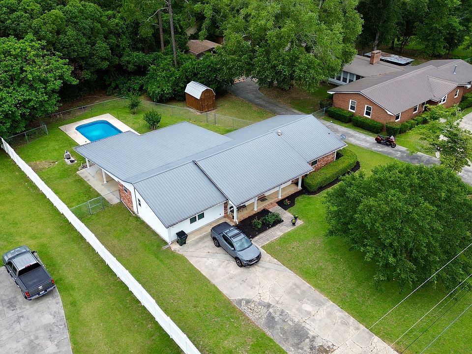 1st image of 403 Whispering Pines Dr