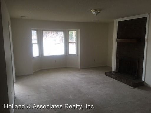 2nd image of 512 Carolyn Ct APT M