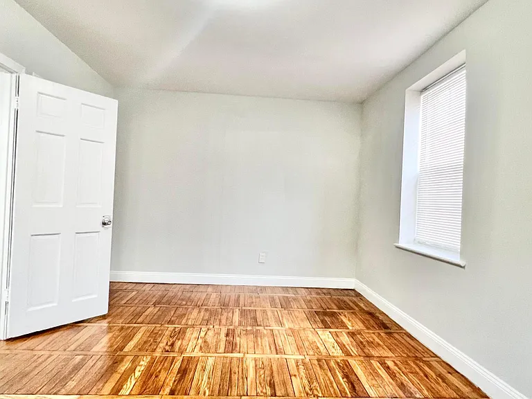 1441 Somerset Pl NW #202 — Photo 15